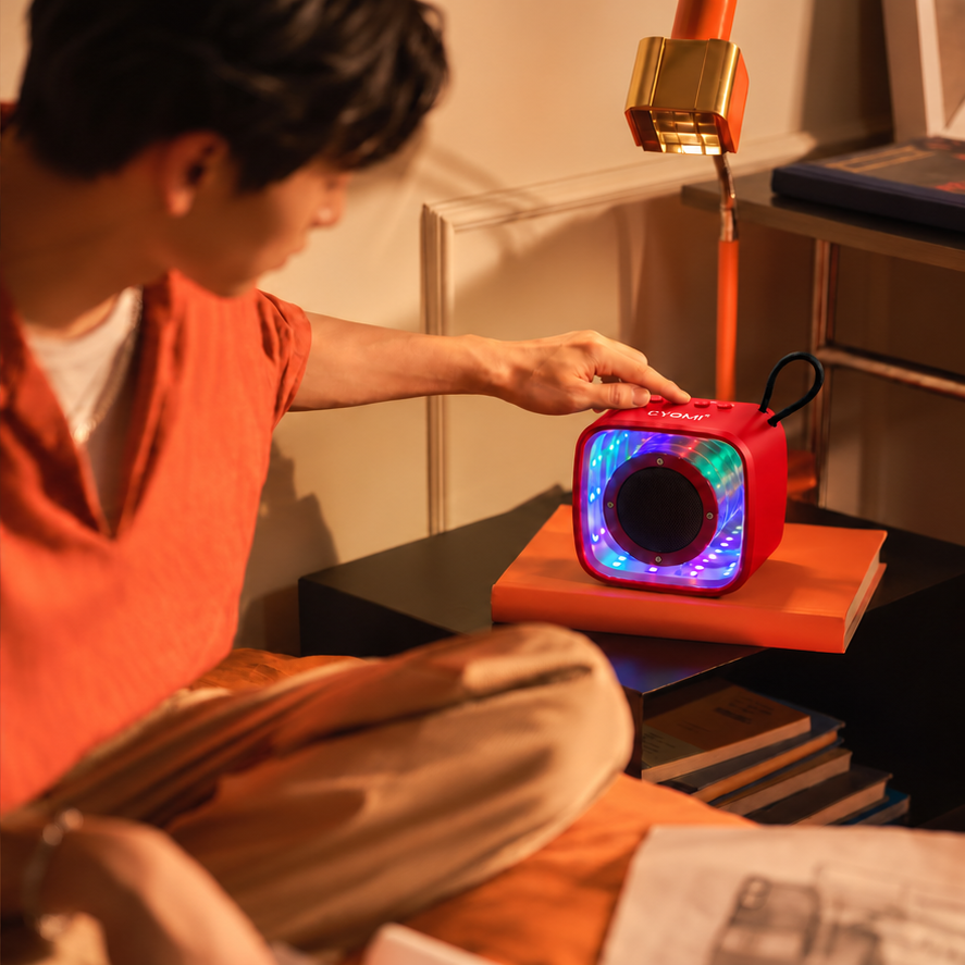 CYOMI Star 677 infinity mirror Bluetooth speaker with colourful lights